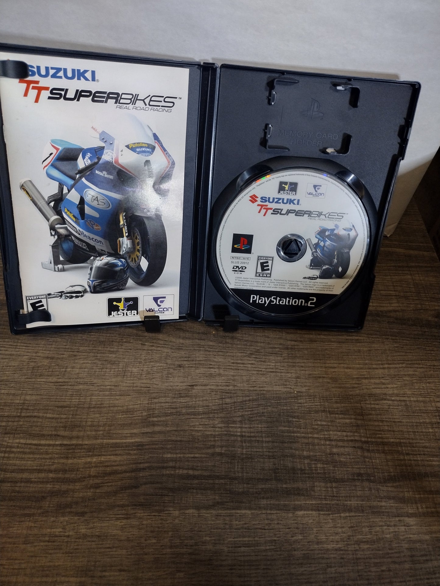 Suzuki TT Super Bikes Real Road Racing - CIB tested and working